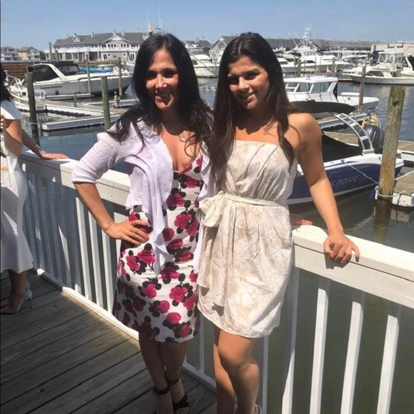 Meet your Poshers, Patty and Angelina! Mother/daughter duo🥰 - Picture 4 of 9